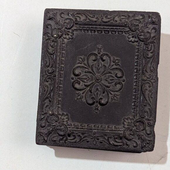 Antique 19th Century Daguerreotype Portrait Case With Velvet Lining & Gold-Tone - Picture 2 of 7